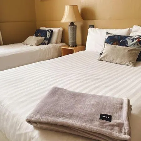 Rose Guest house 3*